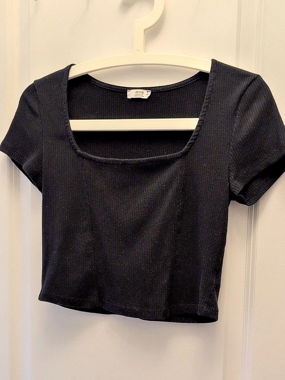 Ardene Black Ribbed Crop Top Size Large Like New